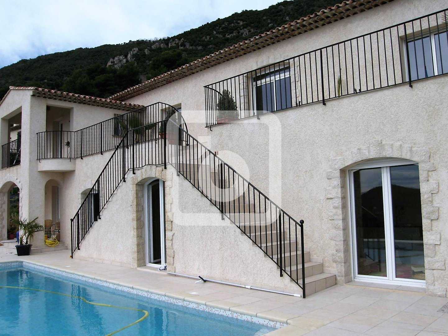 Hus i Tourrettes Sur Loup, Provence-Alpes-Cote D'azur 10049831