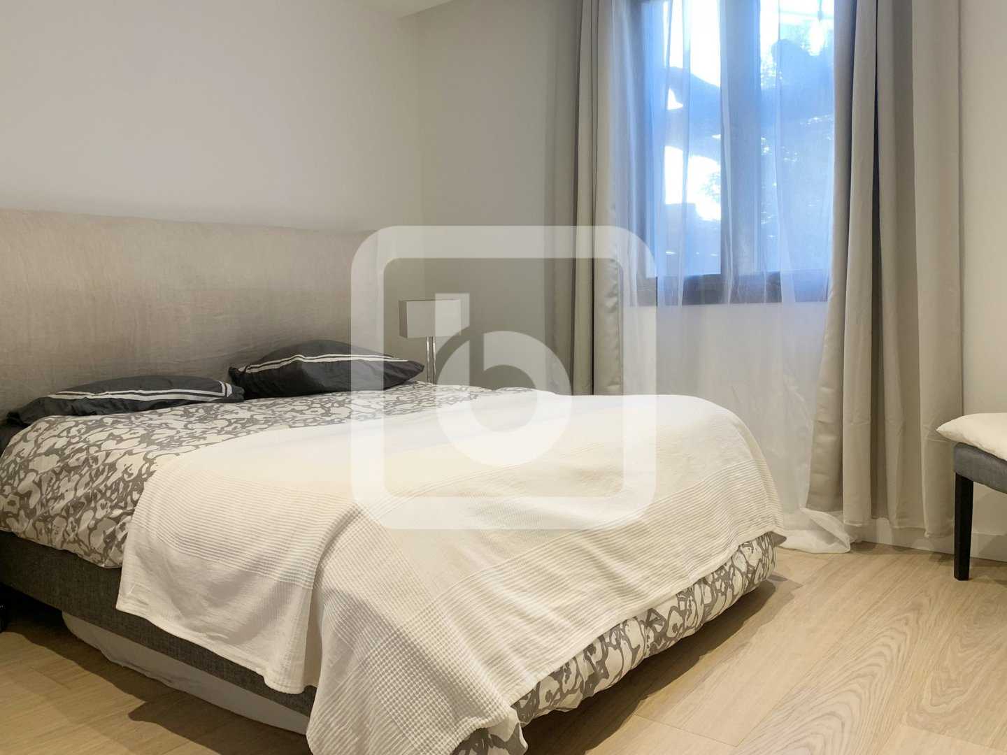 Condominium in Antibes, Provence-Alpes-Cote D'azur 10049881