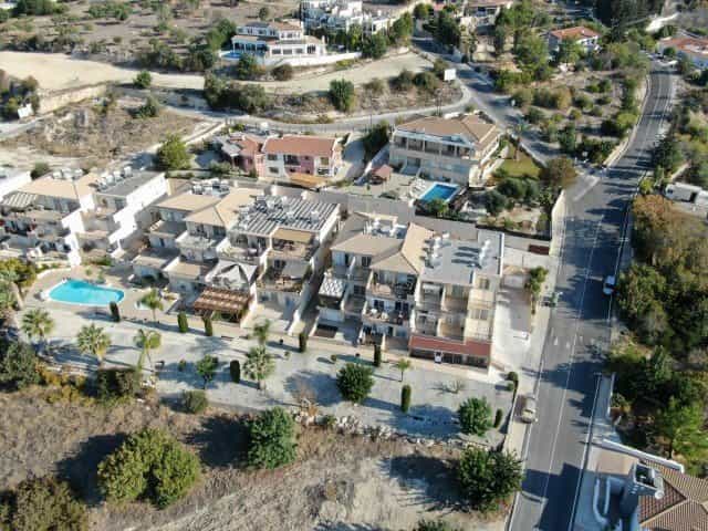 Condominium in Mesa Chorio, Pafos 10049960