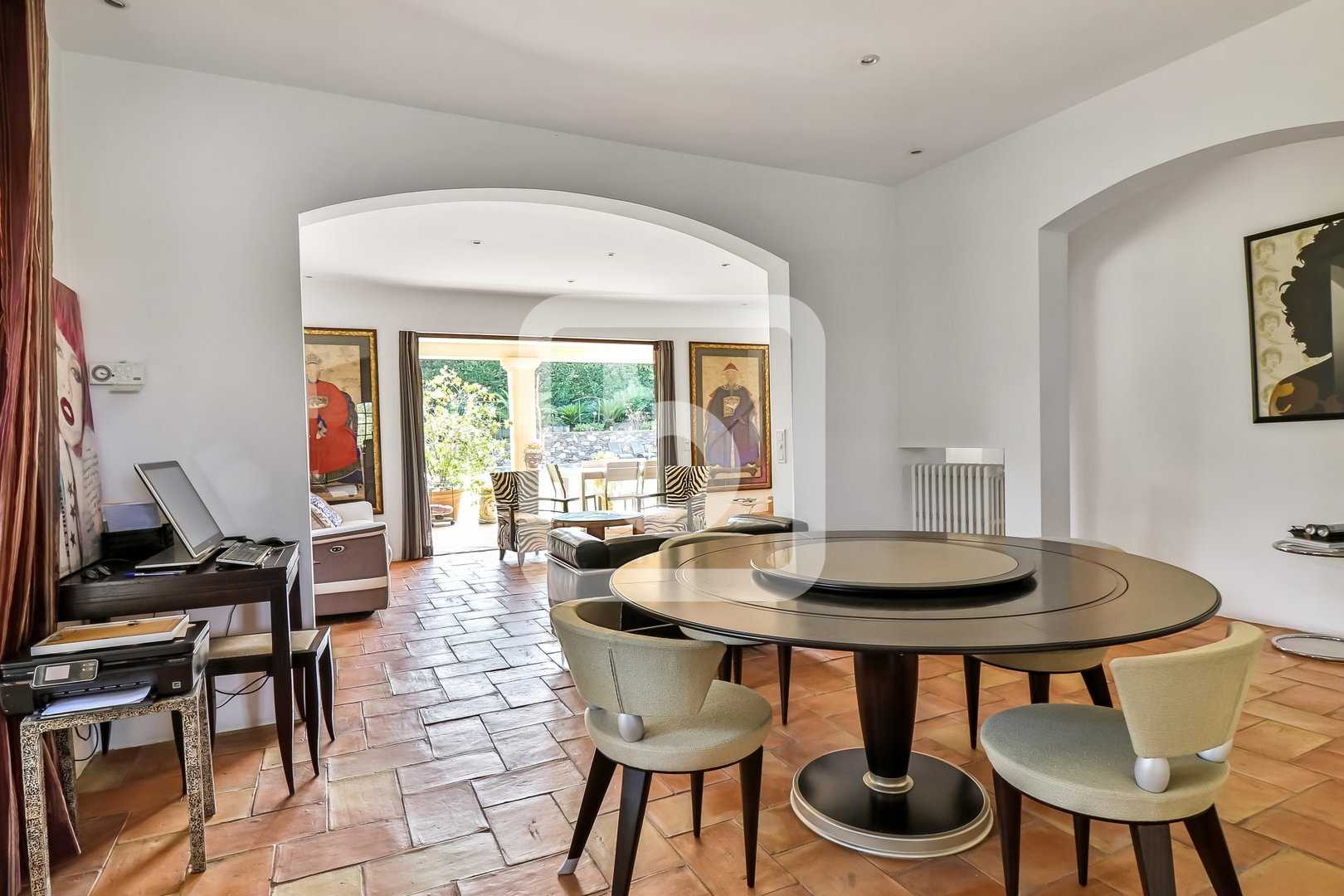 House in Saint Tropez, Provence-Alpes-Cote D'azur 10050012