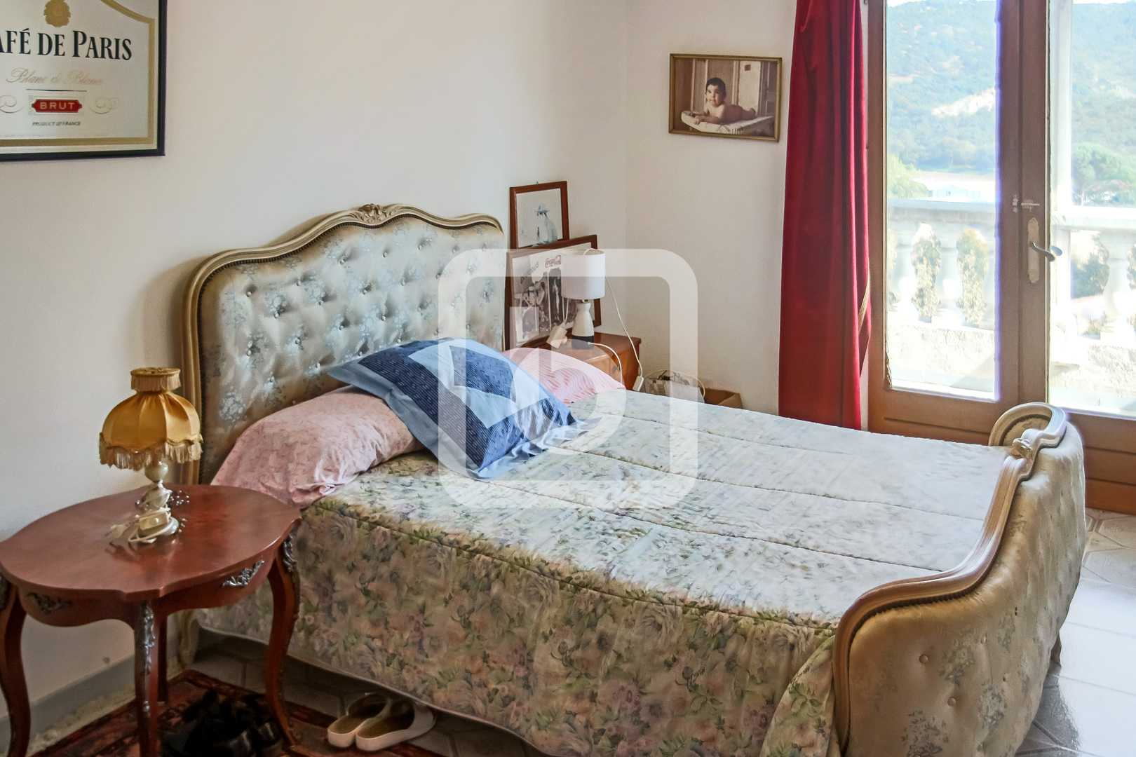 Rumah di Sainte-Maxime, Provence-Alpes-Cote d'Azur 10050048