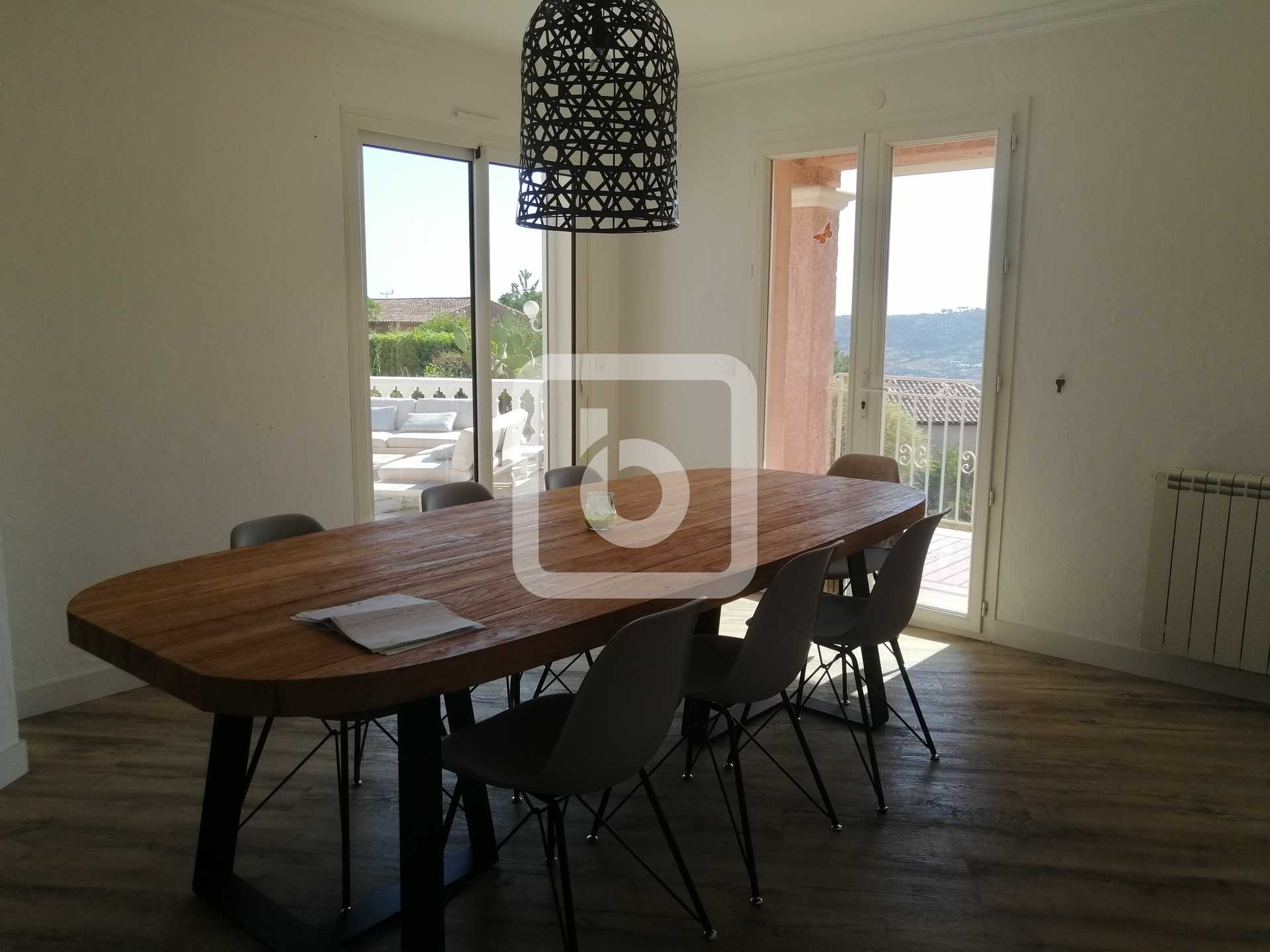 بيت في Nice, Provence-Alpes-Cote D'azur 10050136