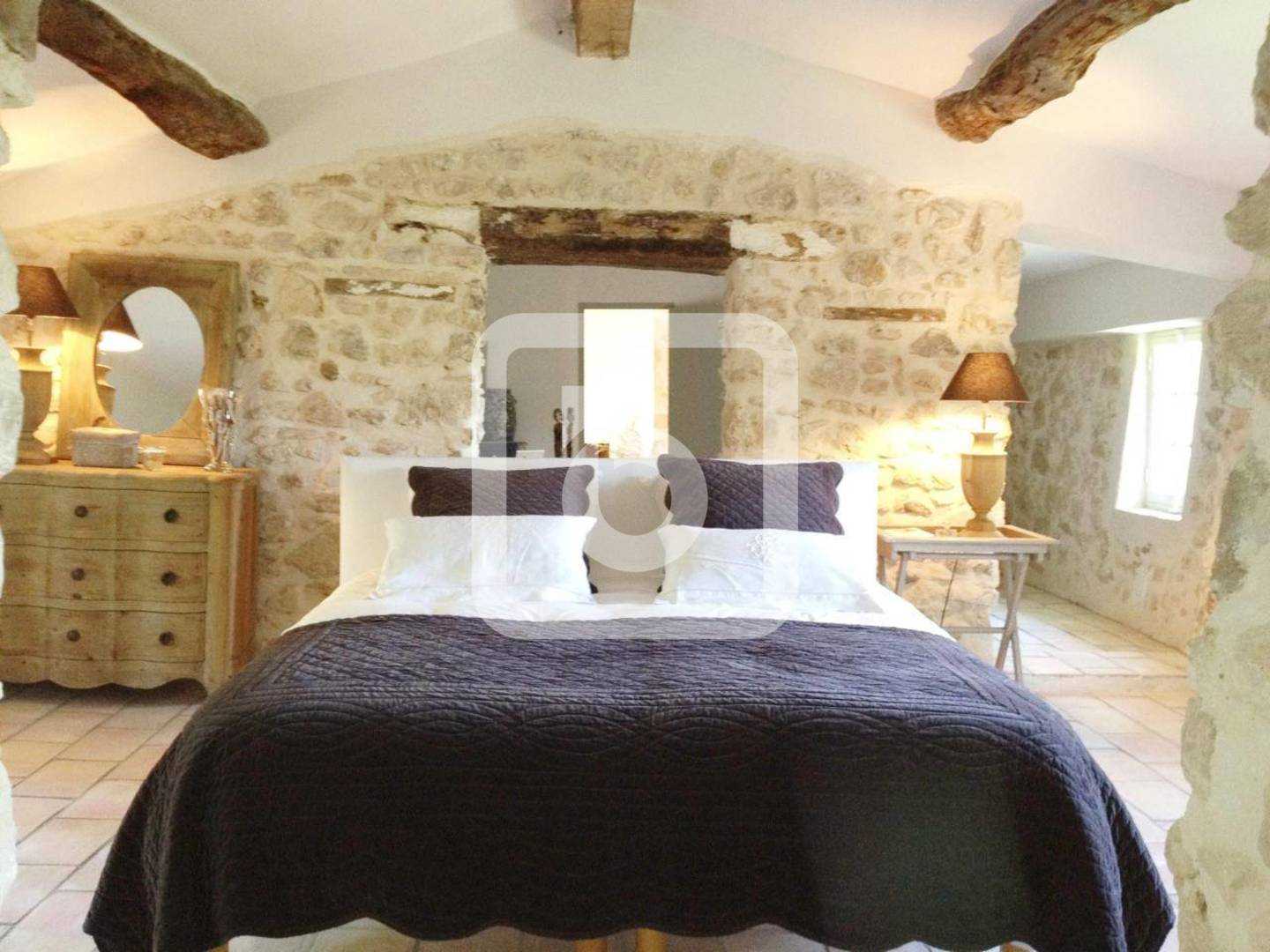 房子 在 Chateauneuf Grasse, Provence-Alpes-Cote D'azur 10050220