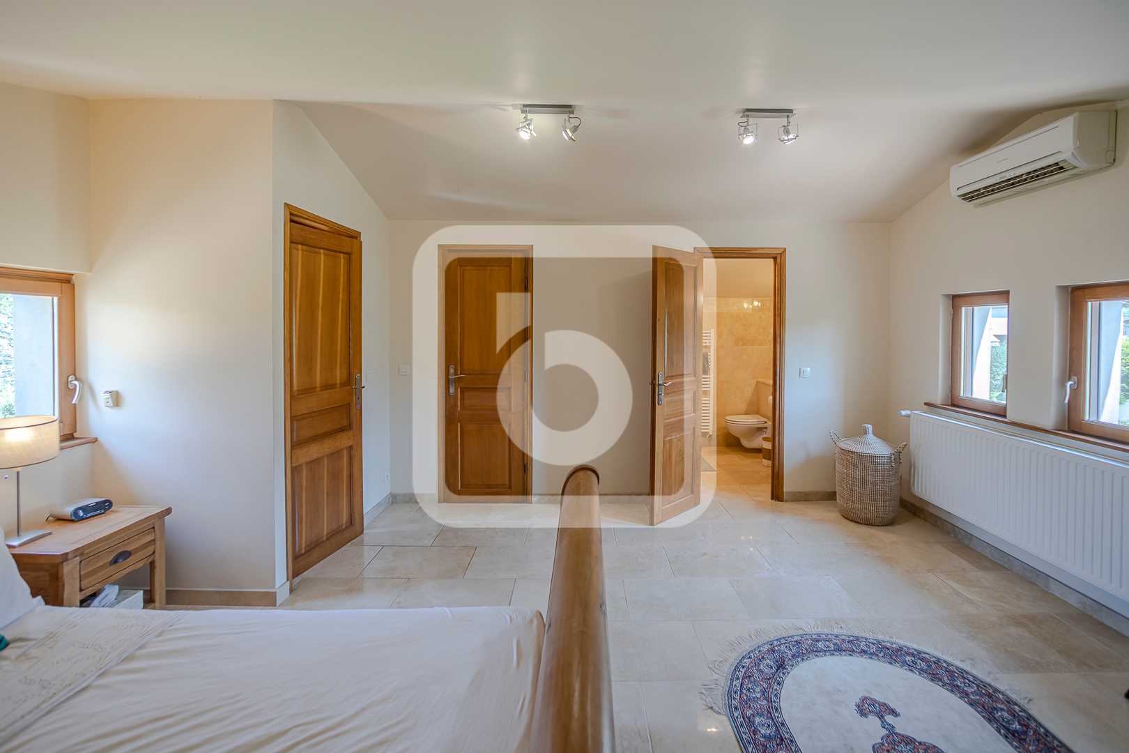 Будинок в Roquefort Les Pins, Provence-Alpes-Cote D'azur 10050397