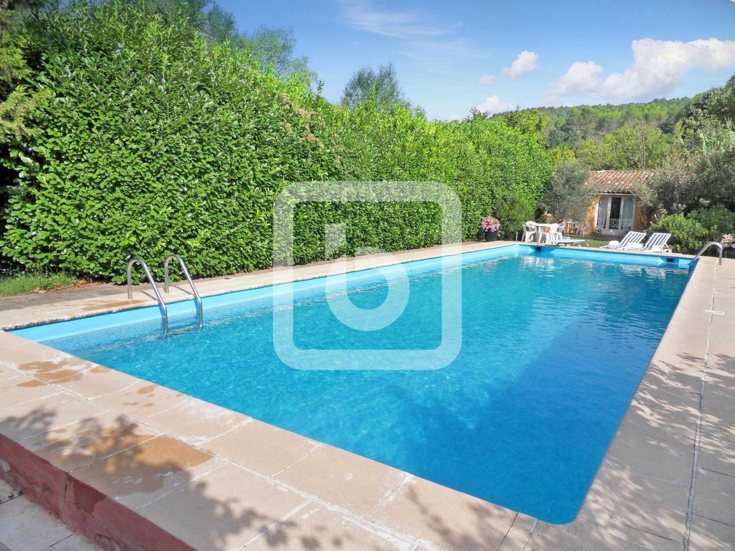 House in Salernes, Provence-Alpes-Cote d'Azur 10050543