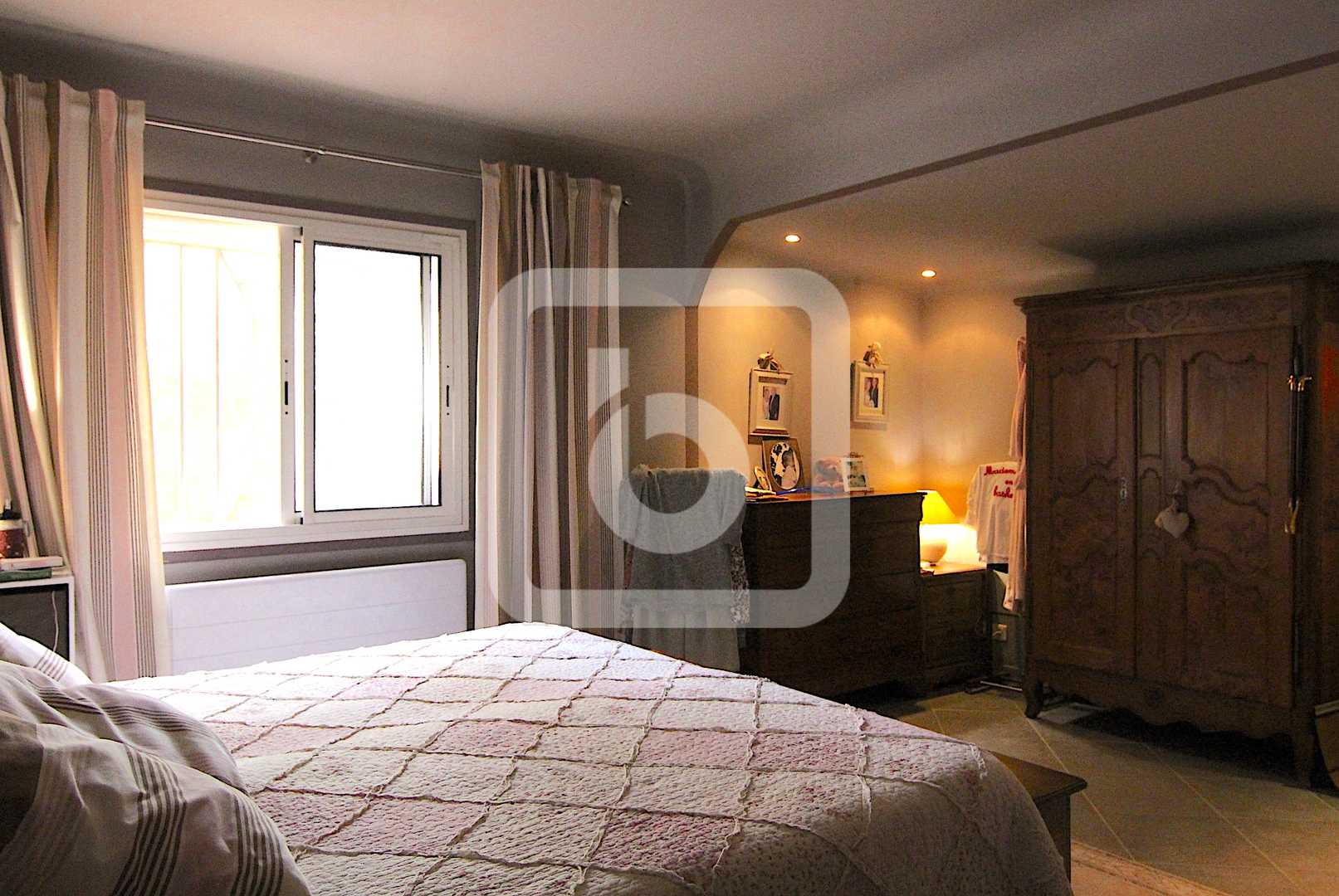 жилой дом в Le Rouret, Provence-Alpes-Cote D'azur 10050551