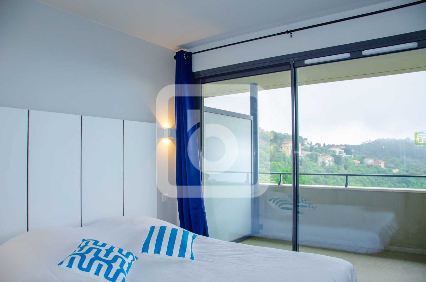Condominium in Eze, Provence-Alpes-Côte d'Azur 10050576