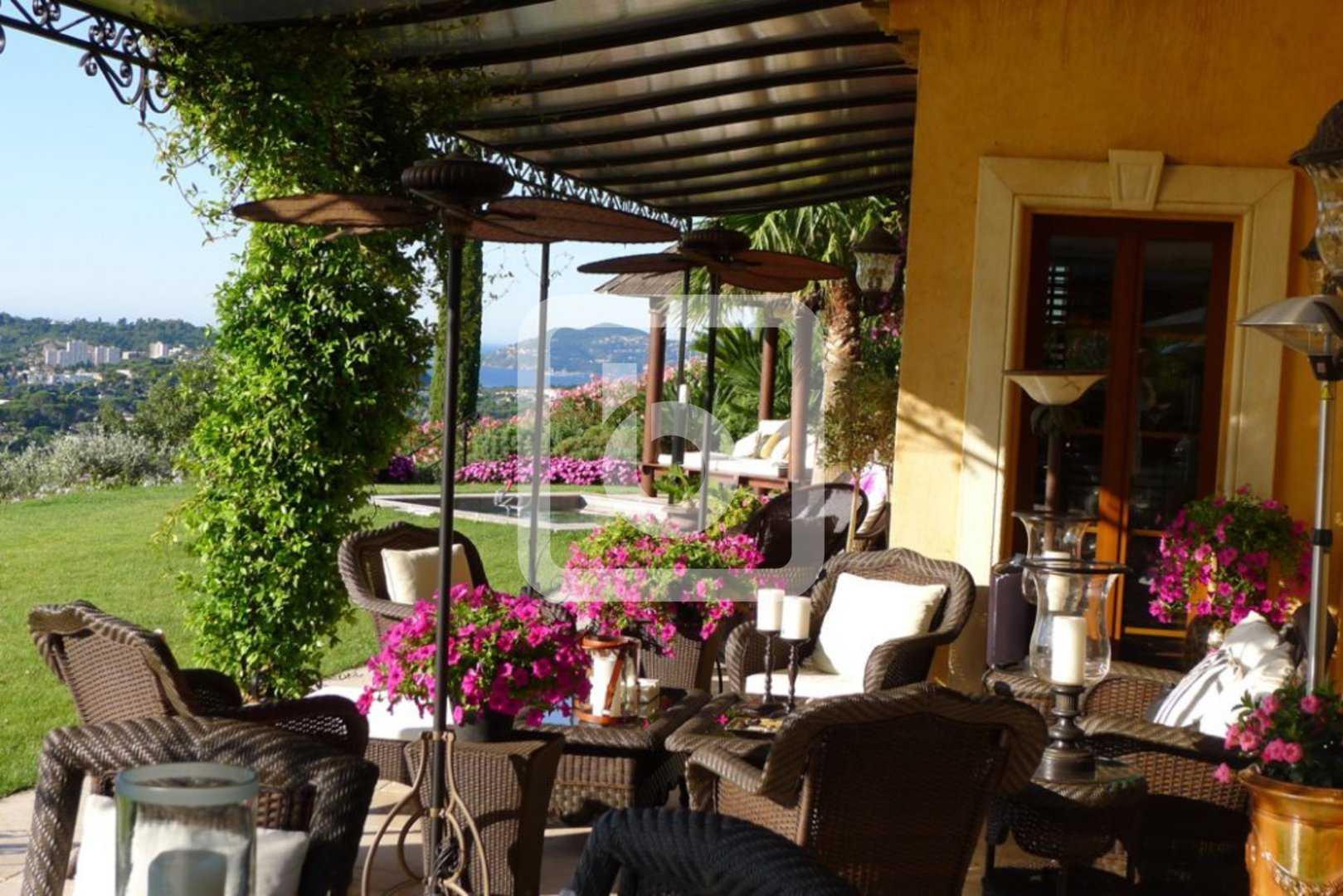 casa en Mougins, Provence-Alpes-Cote D'azur 10050577