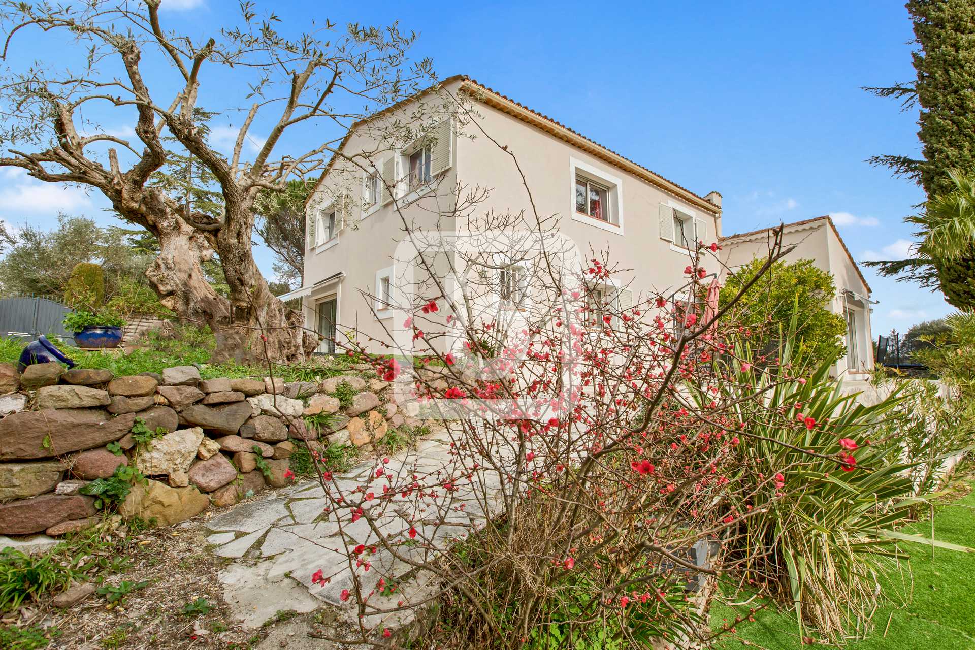Hus i Tanneron, Provence-Alpes-Cote d'Azur 10050636