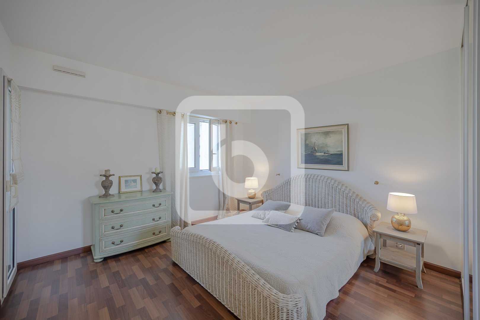 公寓 在 Golfe Juan, Provence-Alpes-Cote D'azur 10050794