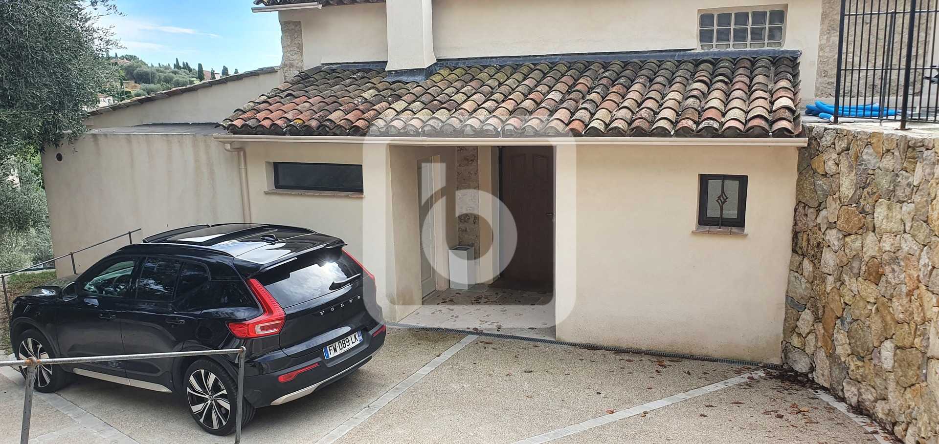 House in Le Bosquet, Provence-Alpes-Cote d'Azur 10050863