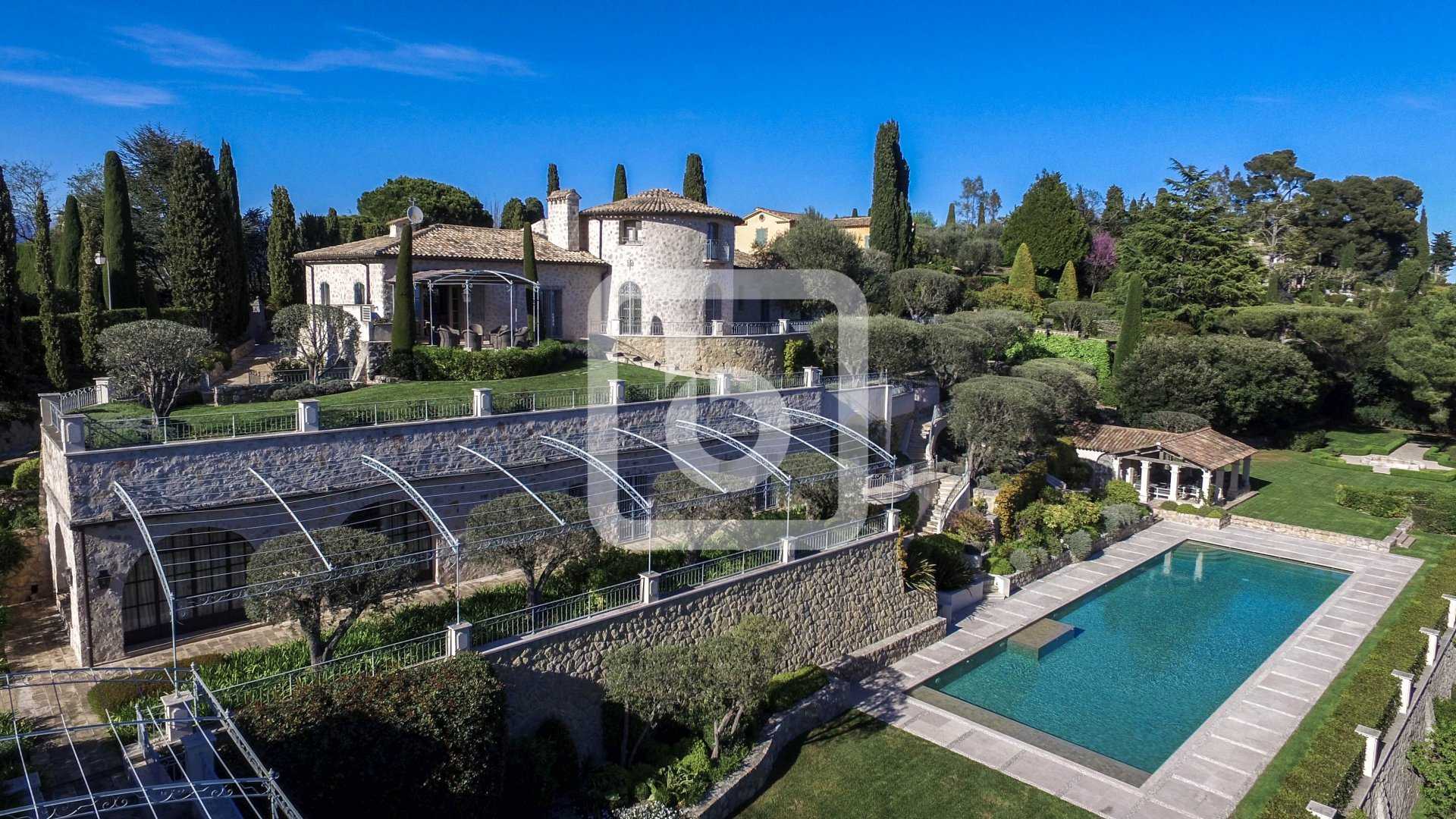 Rumah di Mougin, Provence-Alpes-Cote d'Azur 10050877