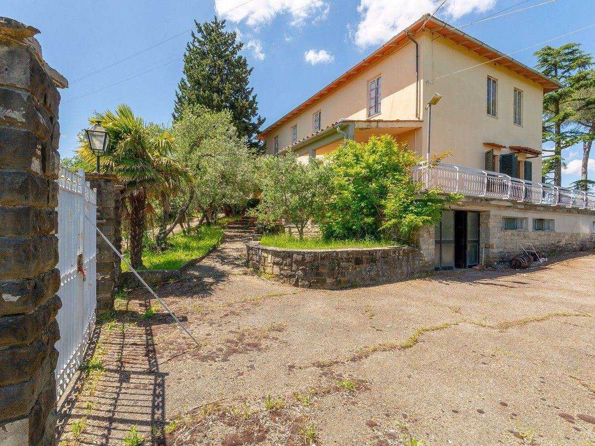 Condominium dans Signa, Toscane 10052104