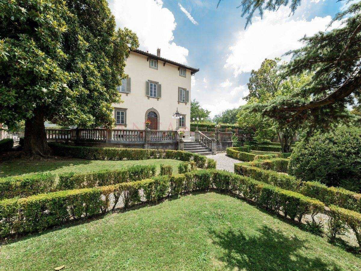 Будинок в Lucca, Tuscany 10052178