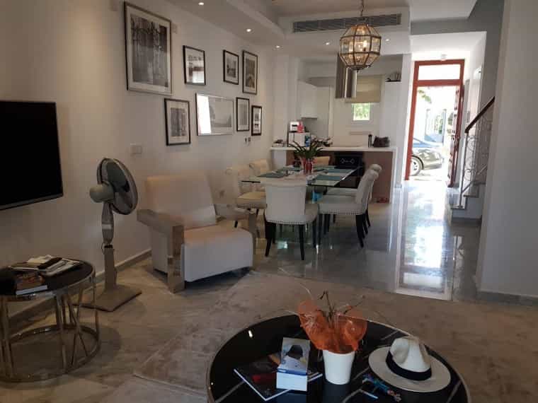 rumah dalam Limassol, Lemesos 10052688