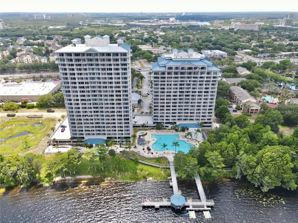 Condominium in Holden Heights, Florida 10052937