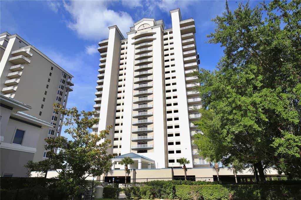 Condominium in Holden Heights, Florida 10053065