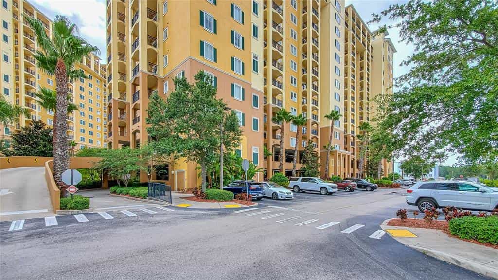 Condominium in Holden Heights, Florida 10053096