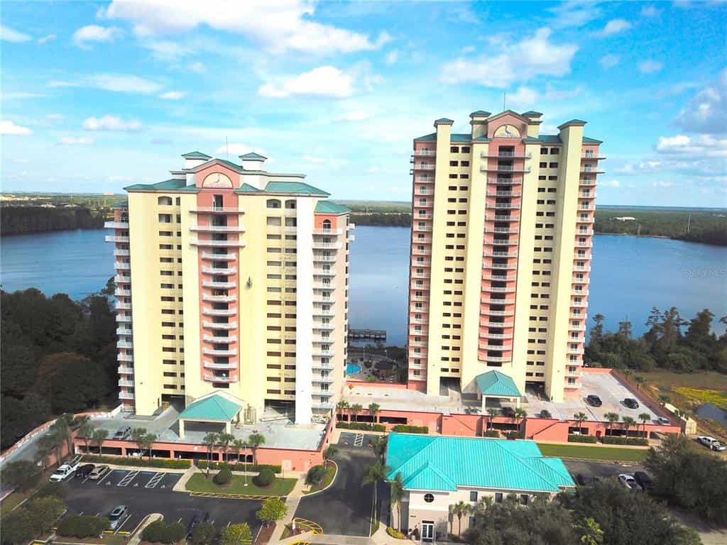 Condominium in Holden Heights, Florida 10053119