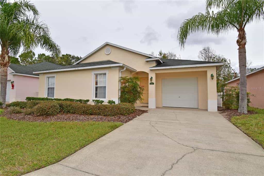 House in Loughman, Florida 10053404