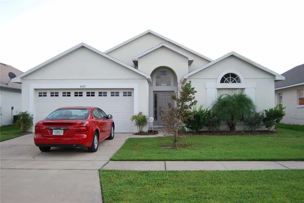 Huis in Kussimmee, Florida 10053410