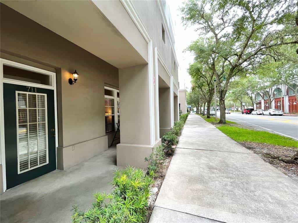 Condominium in Viering, Florida 10053463