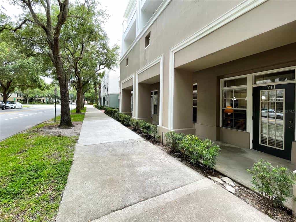 Condominium in Viering, Florida 10053463