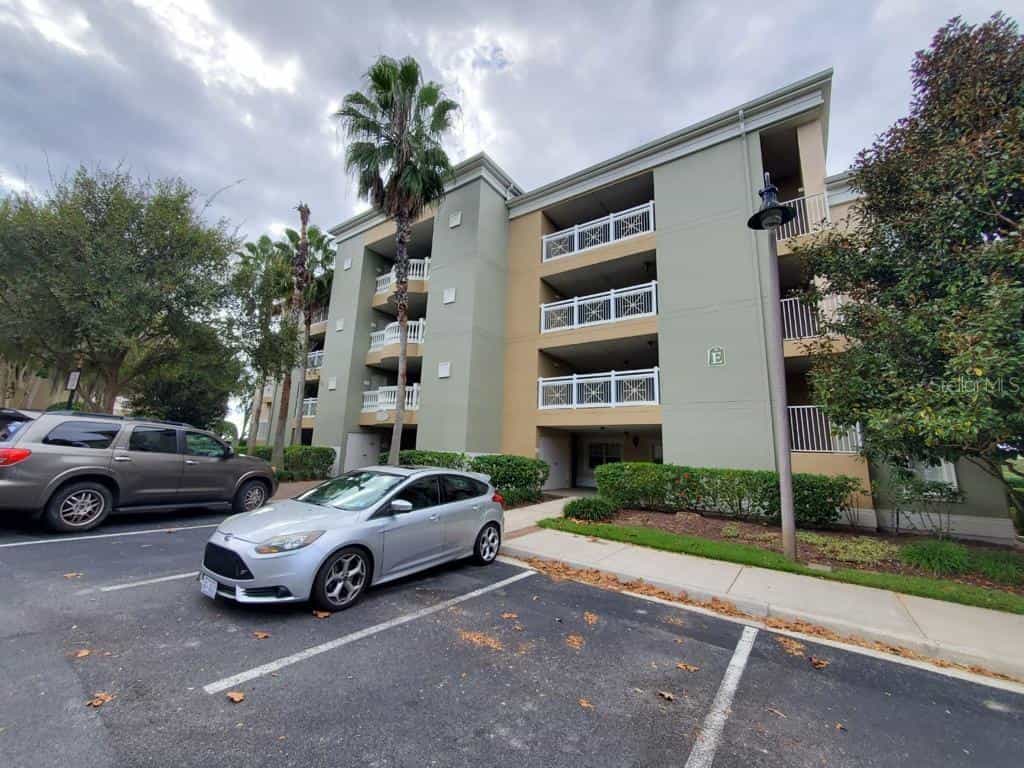 Condominium in Bijeenkomst, Florida 10053477