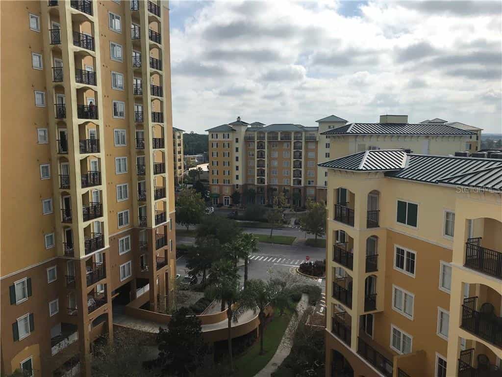 Condominium in Holden Heights, Florida 10053491