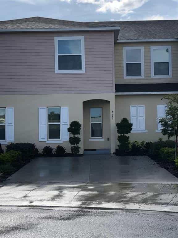 Huis in Kissimmee, Florida 10053526