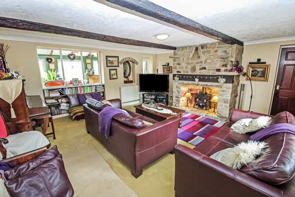 House in Linthwaite,  10053615