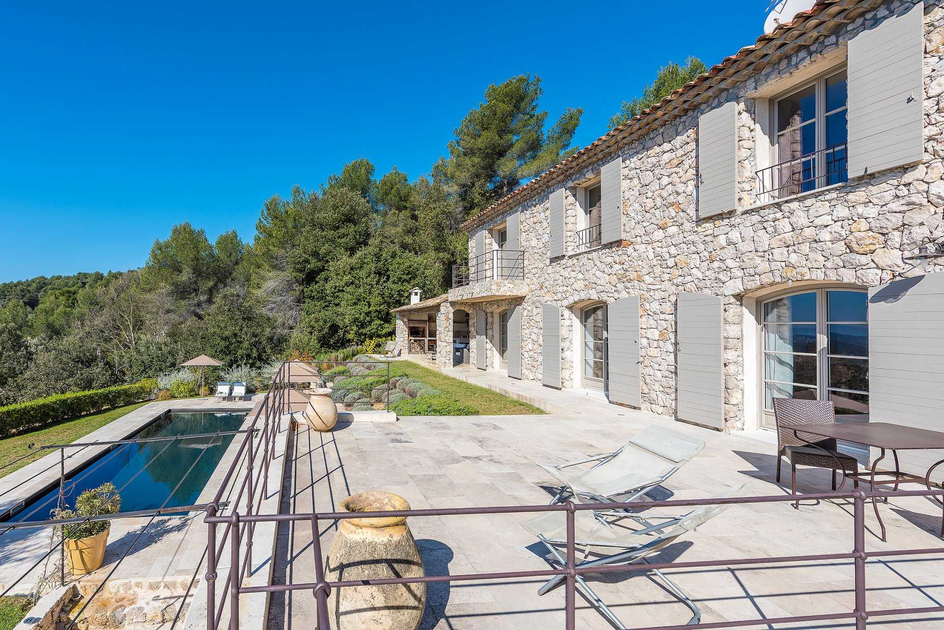 Rumah di Tourrettes-sur-Loup, Provence-Alpes-Cote d'Azur 10053824