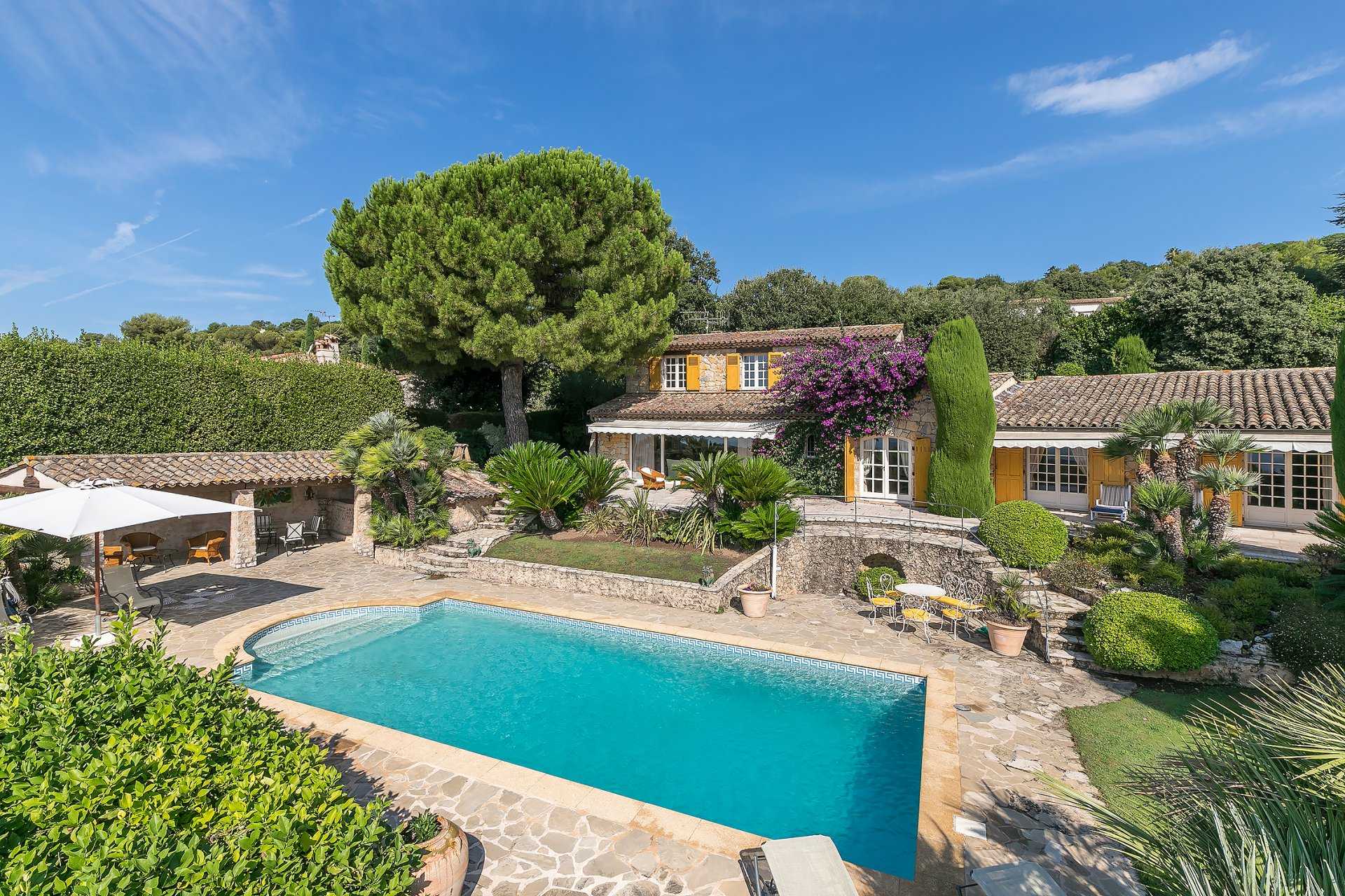 Rumah di Saint-Paul-de-Vence, Provence-Alpes-Cote d'Azur 10053829