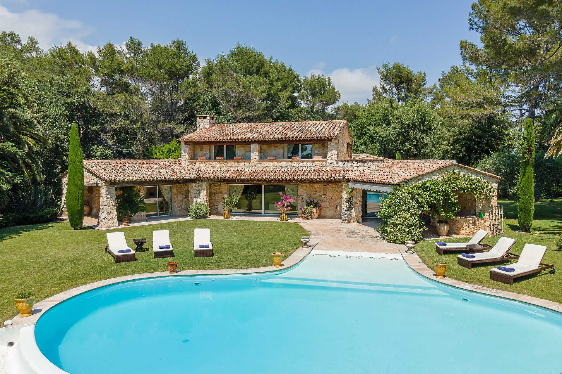 Huis in La Colle-sur-Loup, Provence-Alpes-Côte d'Azur 10053831