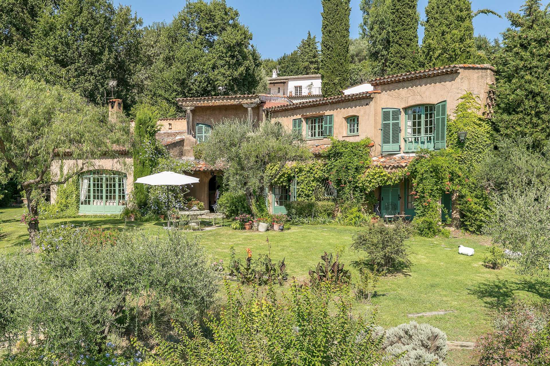 Rumah di Saint-Paul-de-Vence, Provence-Alpes-Cote d'Azur 10053837