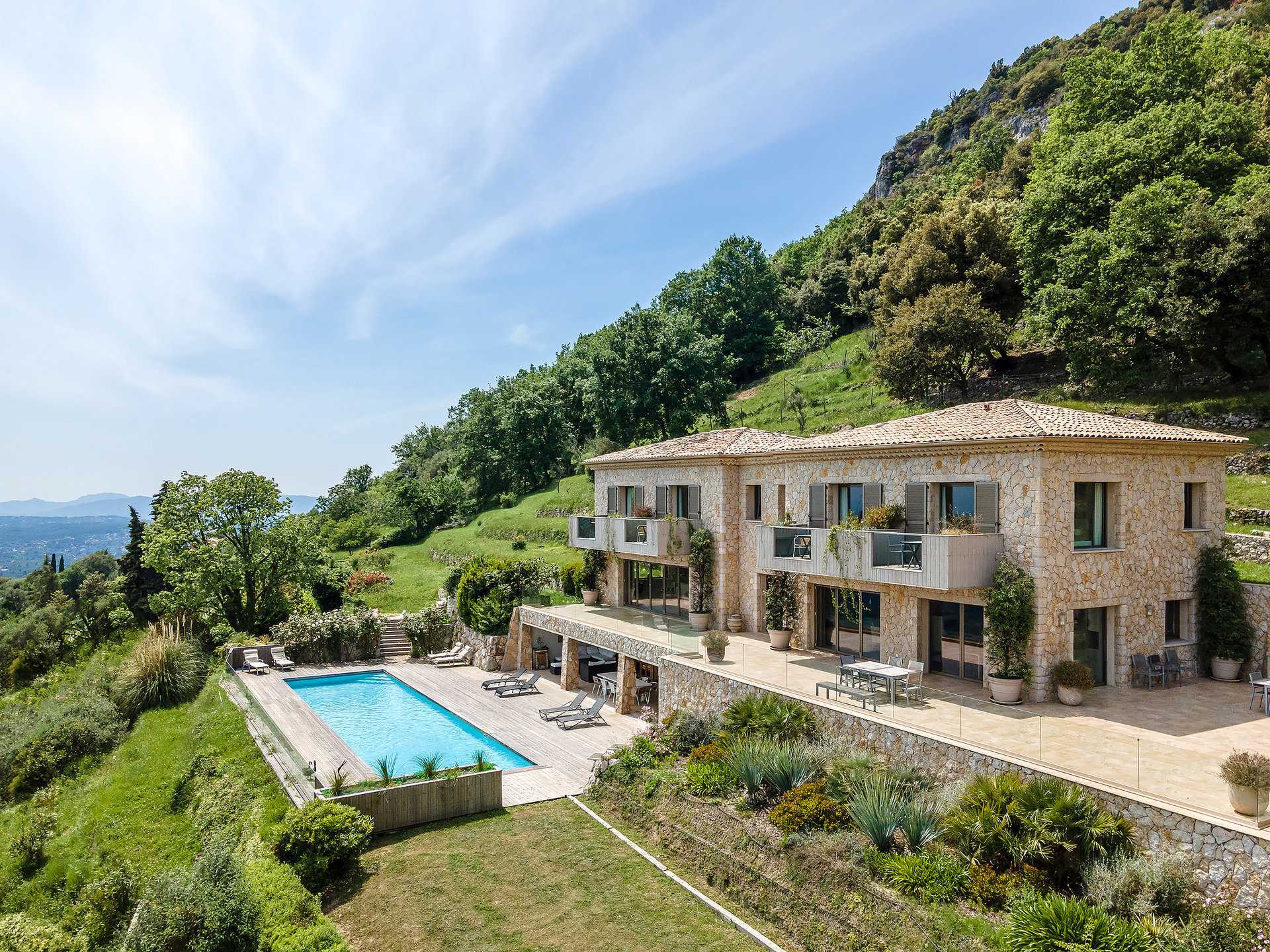 Huis in Tourrettes-sur-Loup, Provence-Alpes-Côte d'Azur 10053842