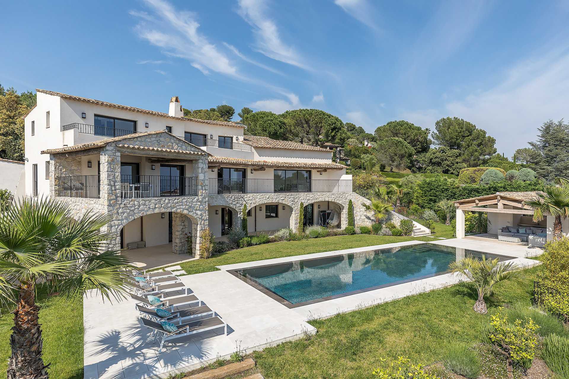 Rumah di La Colle-sur-Loup, Provence-Alpes-Cote d'Azur 10053843
