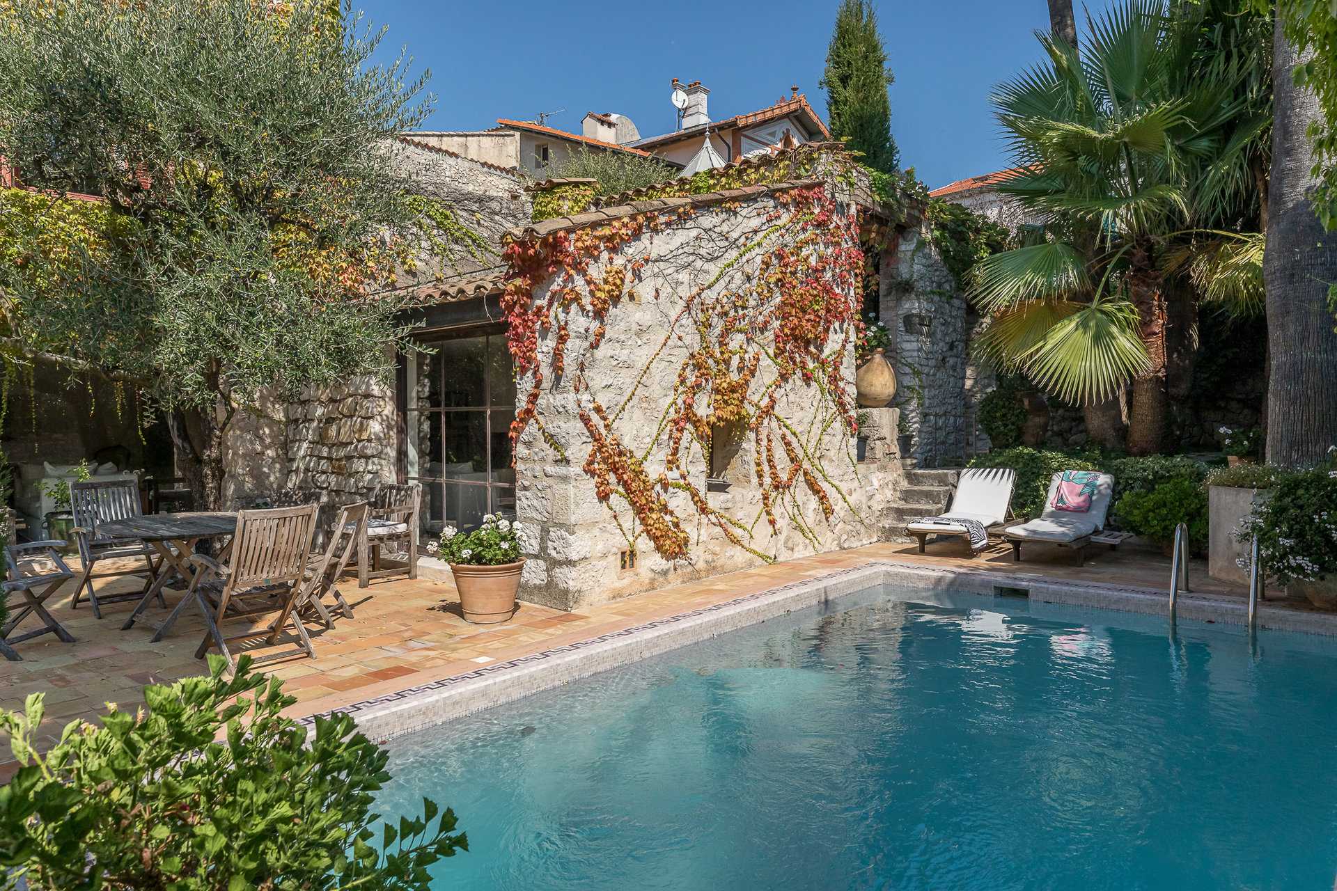 House in La Colle-sur-Loup, Provence-Alpes-Cote d'Azur 10053848