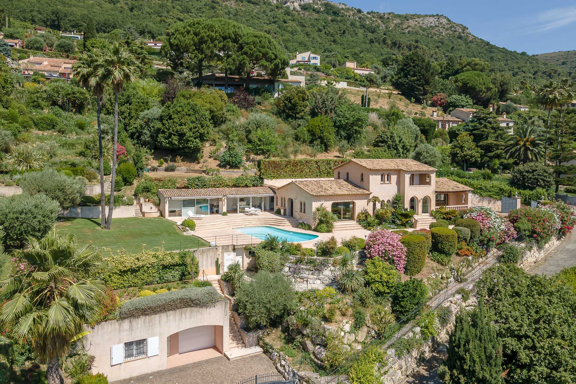rumah dalam Vence, Provence-Alpes-Côte d'Azur 10053852