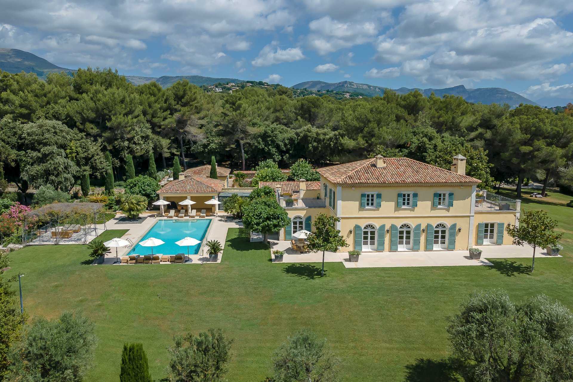 House in La Colle-sur-Loup, Provence-Alpes-Cote d'Azur 10053855