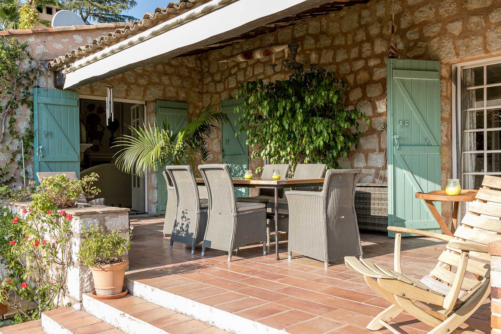 Huis in Saint-Paul-de-Vence, Provence-Alpes-Côte d'Azur 10053861