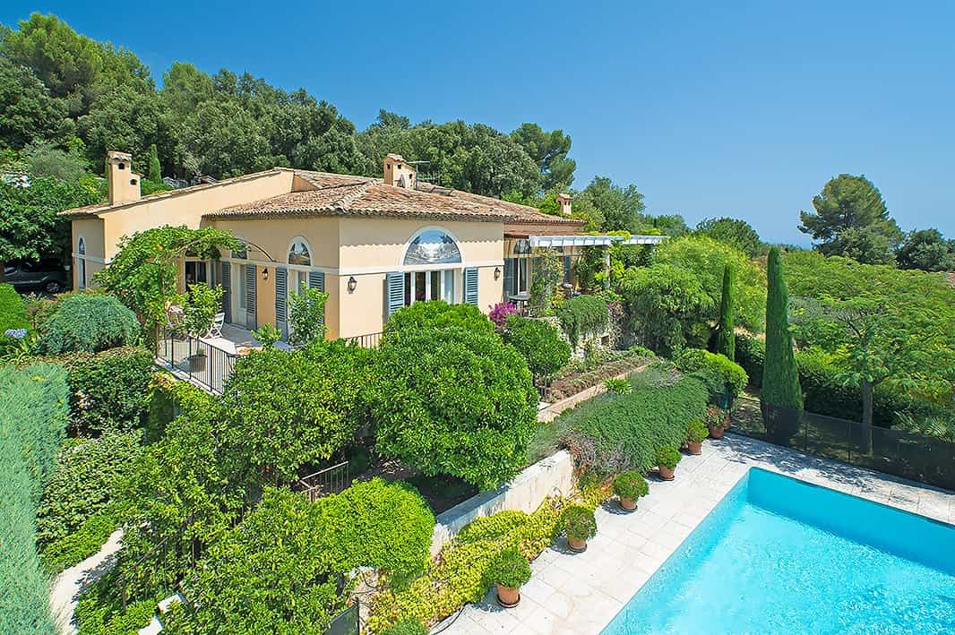 rumah dalam La Colle-sur-Loup, Provence-Alpes-Côte d'Azur 10053863
