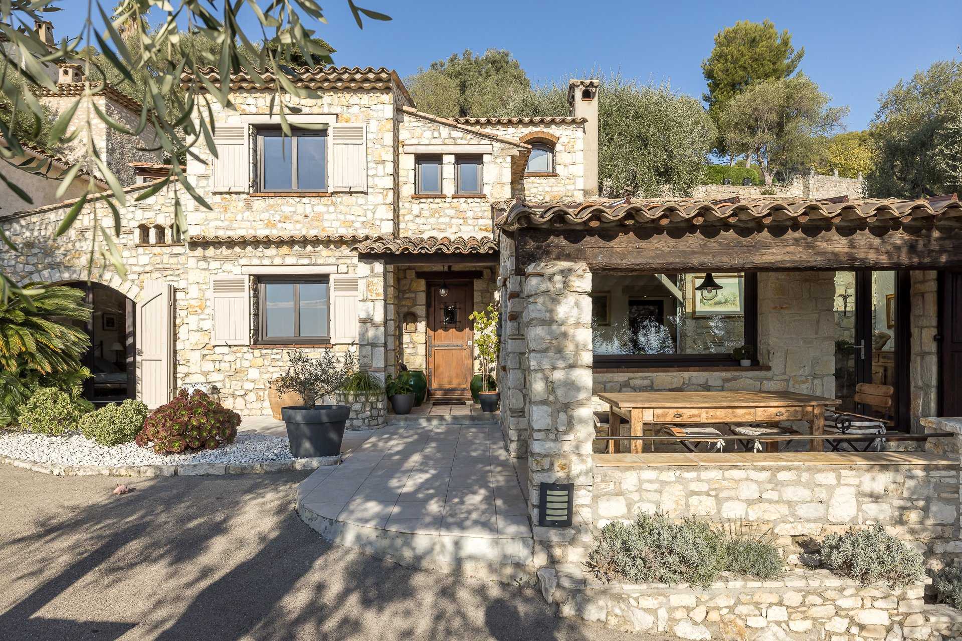 House in La Colle-sur-Loup, Provence-Alpes-Cote d'Azur 10053871
