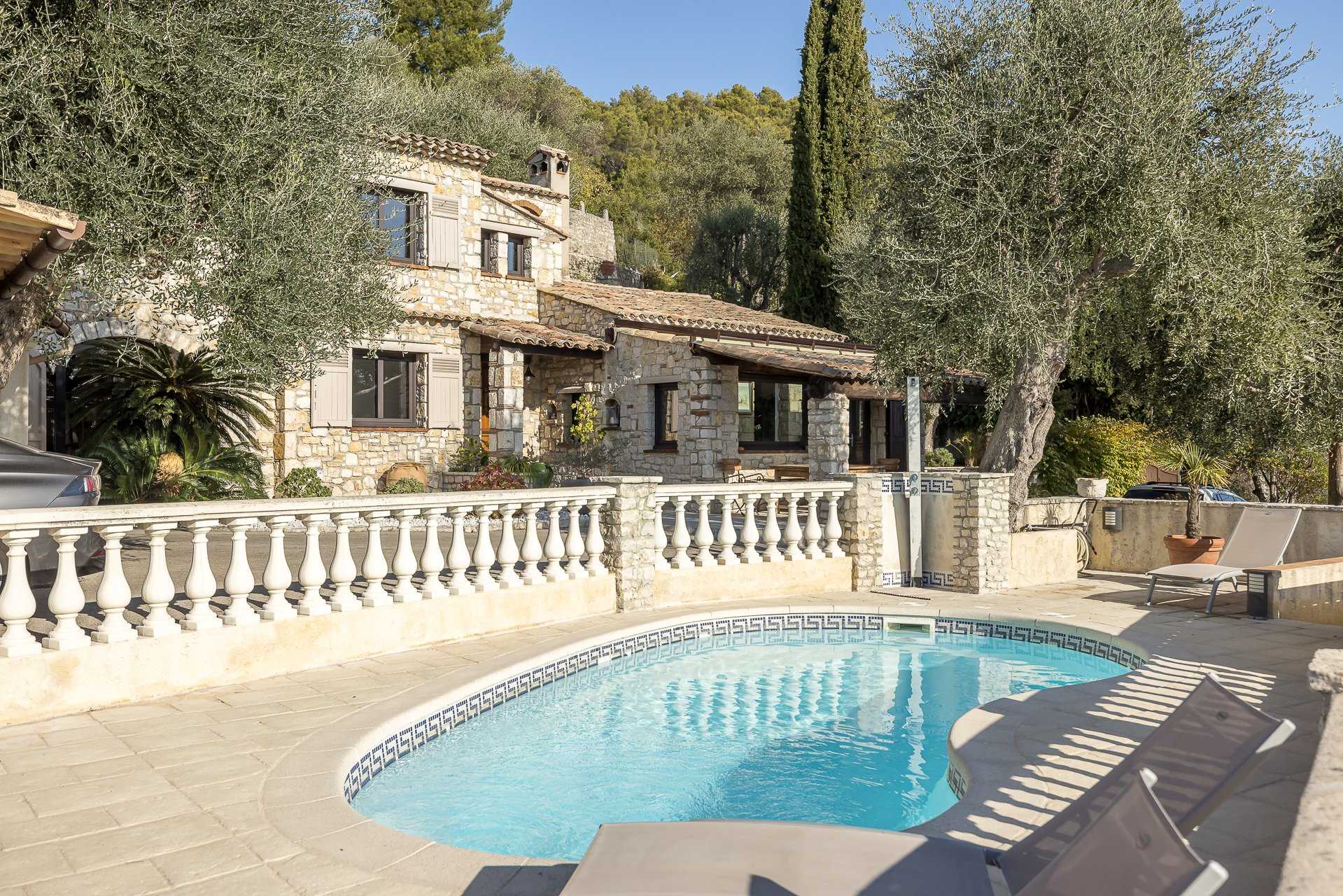 Haus im La Colle-sur-Loup, Provence-Alpes-Côte d'Azur 10053871