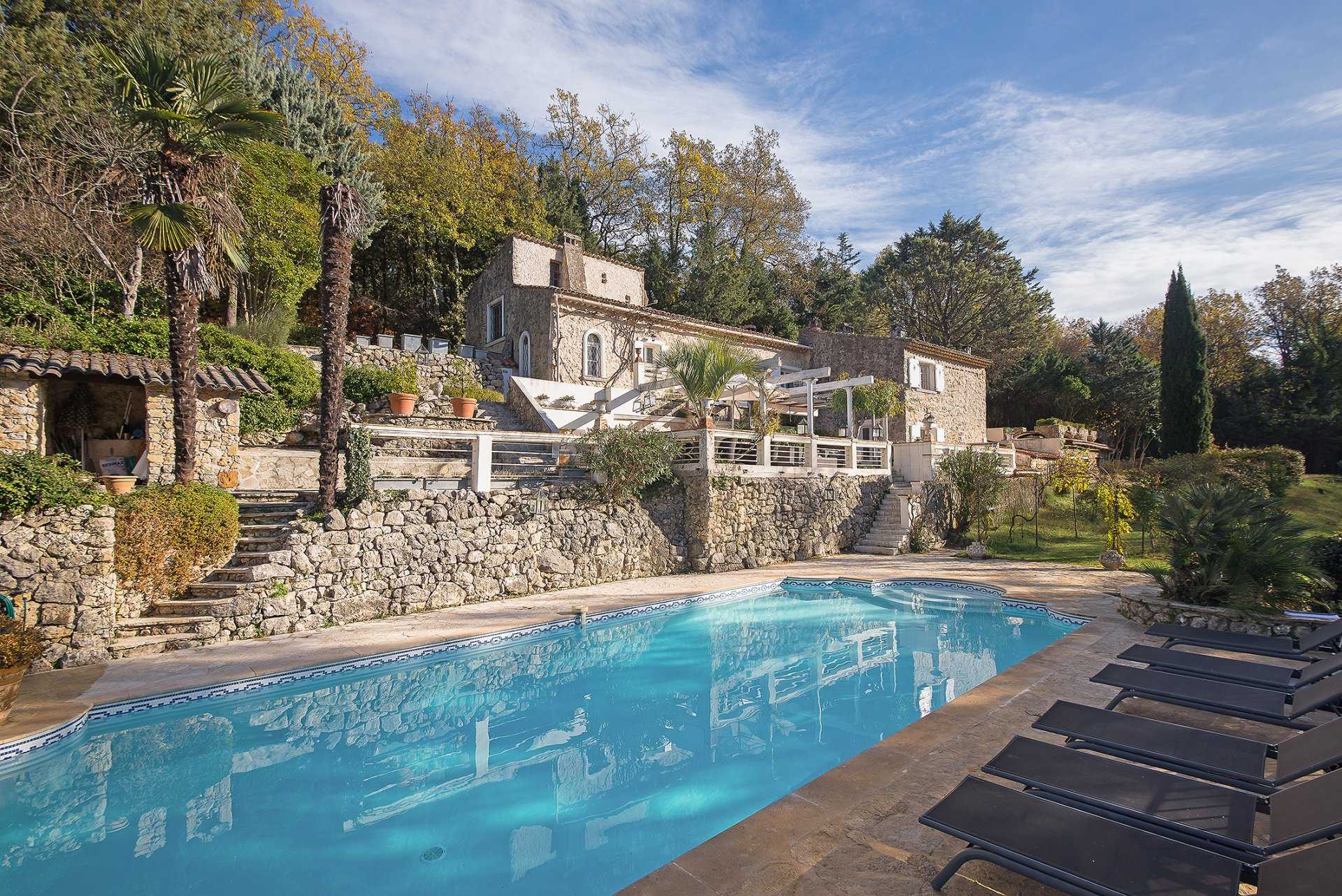 casa no Saint-Paul-en-Forêt, Provença-Alpes-Costa Azul 10053874