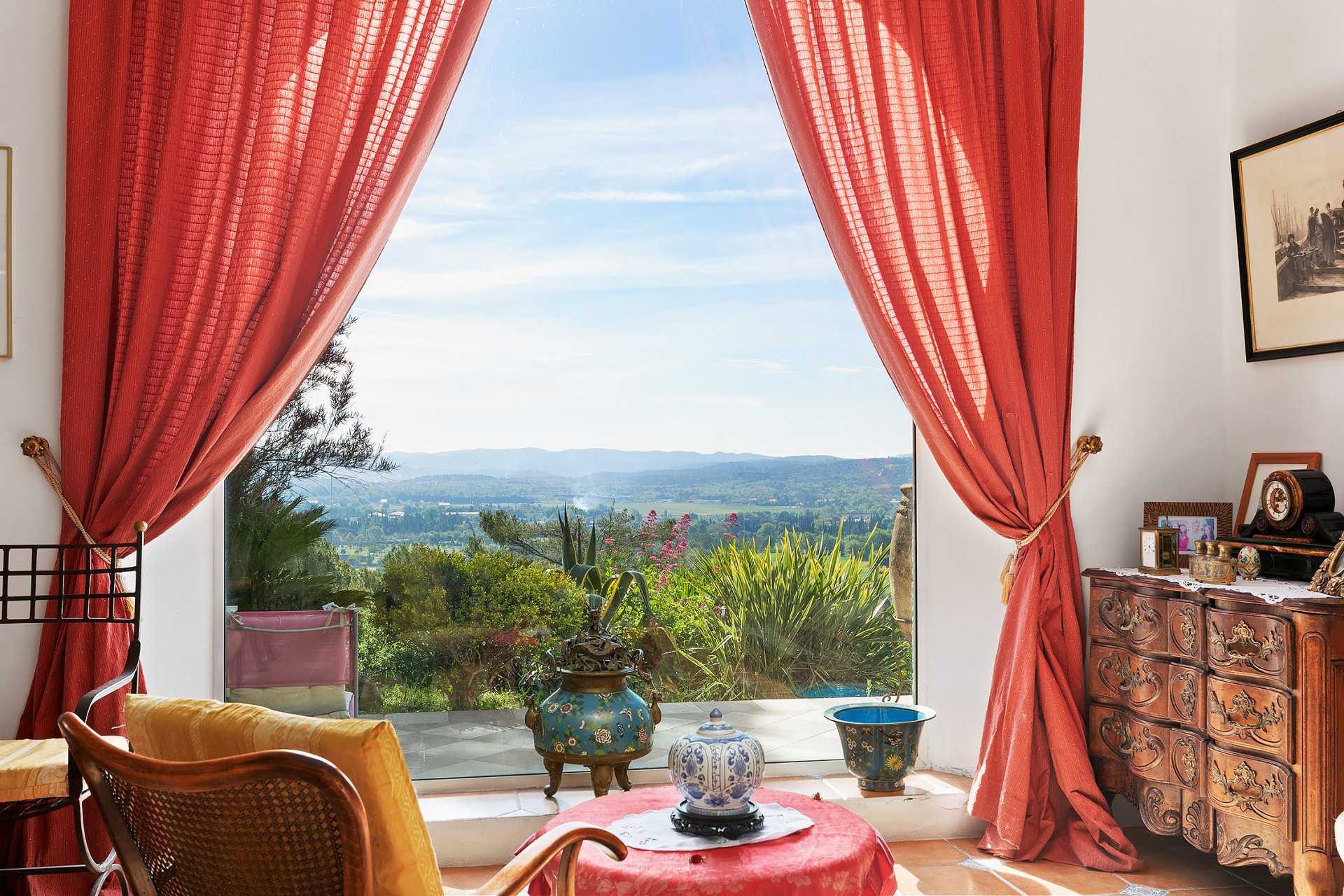 Rumah di Fayence, Provence-Alpes-Cote d'Azur 10053876