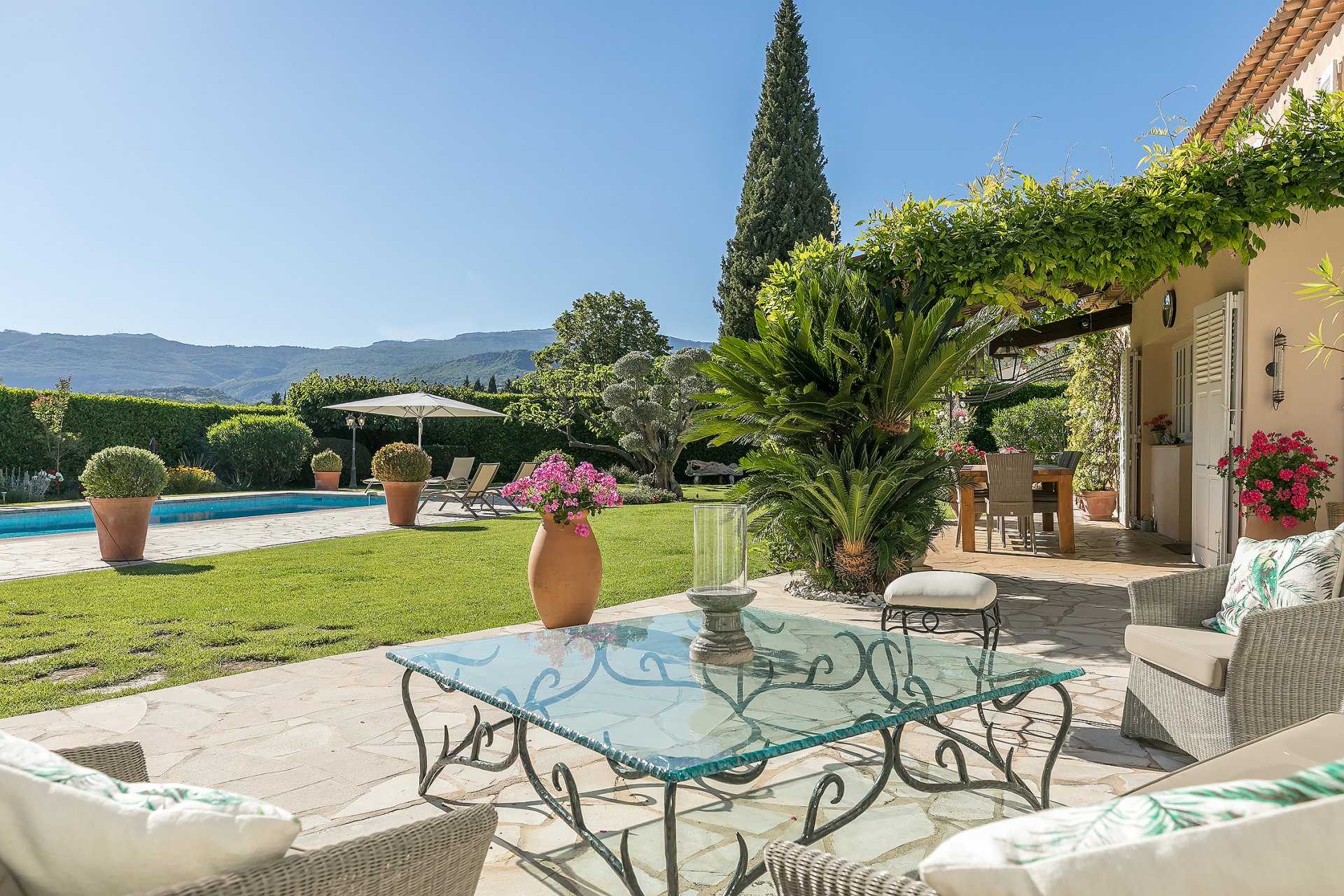 House in Le Bosquet, Provence-Alpes-Cote d'Azur 10053879
