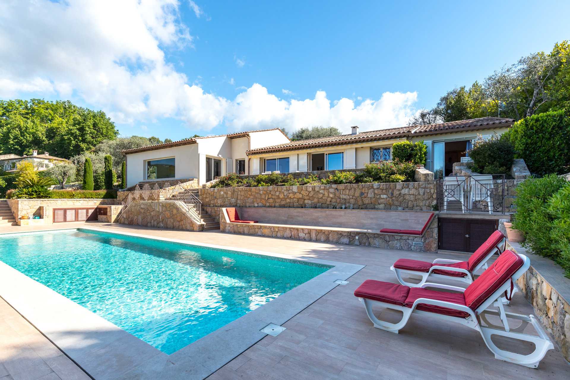 Huis in Chateauneuf-Grasse, Provence-Alpes-Côte d'Azur 10053885