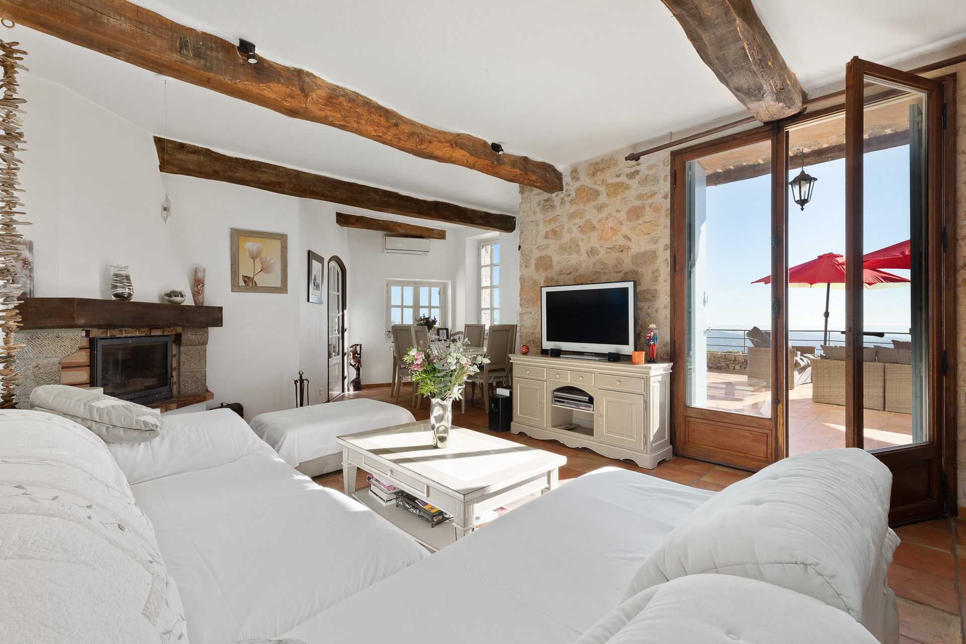 Talo sisään Grasse, Provence-Alpes-Cote d'Azur 10053888