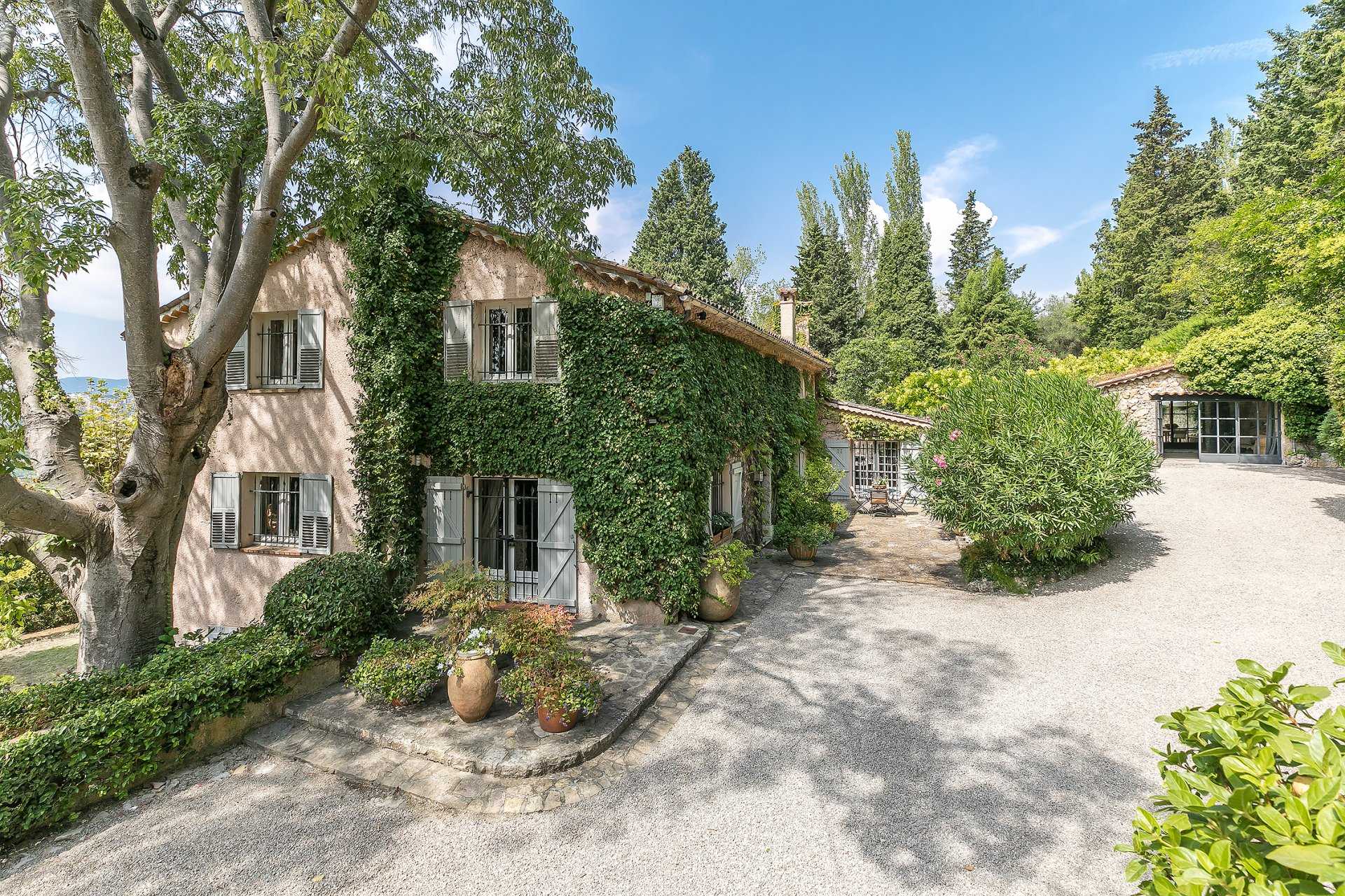 Haus im Le Plan-de-Grasse, Provence-Alpes-Côte d'Azur 10053904